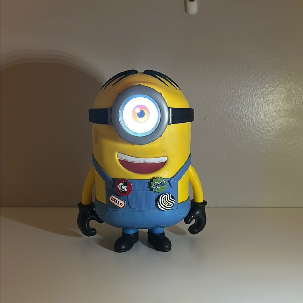 Illuminated Minion Toy with Blue Overalls Stuart